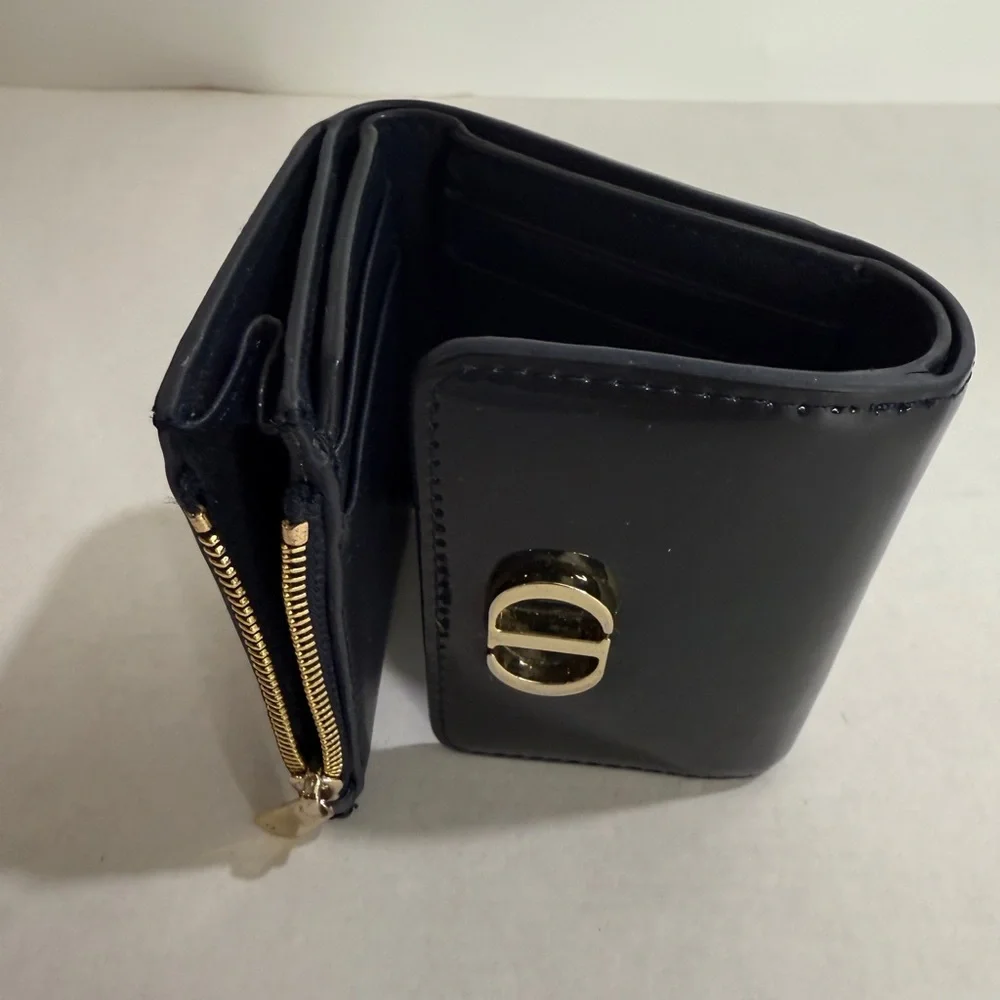 CHRISTIAN DIOR Patent 30 Montaigne Navy Blue Wallet